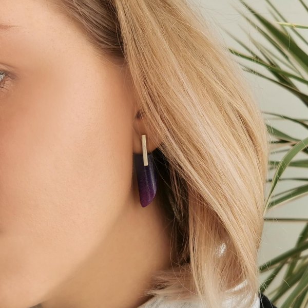 Ingenium earrings, with dark blue and universe violet gradient, with silver studs