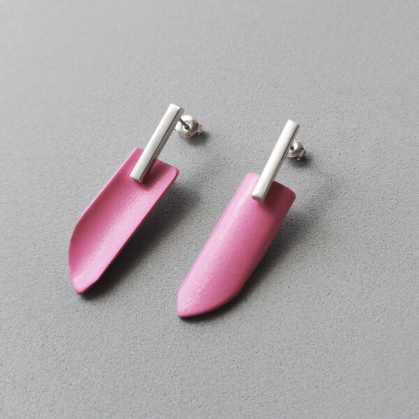 Wing earrings in baby pink