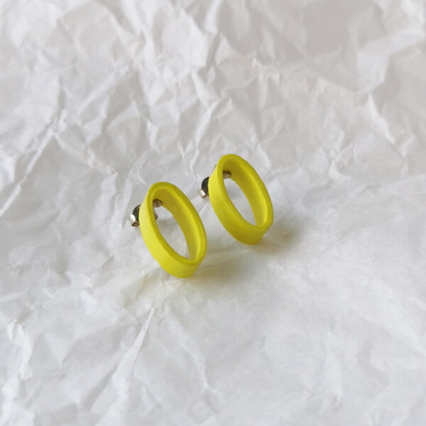 Oval earrings in bright yellow